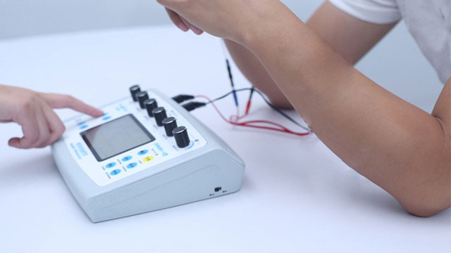 ��·ݔ����ͬ���ί�